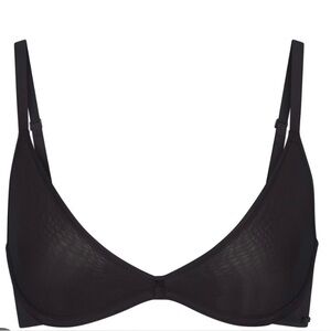 SKIMS Weightless Scoop Bra in Onyx
